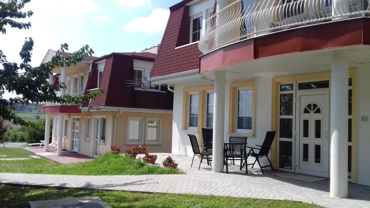 Benelise Apartman Heviz Luaran gambar