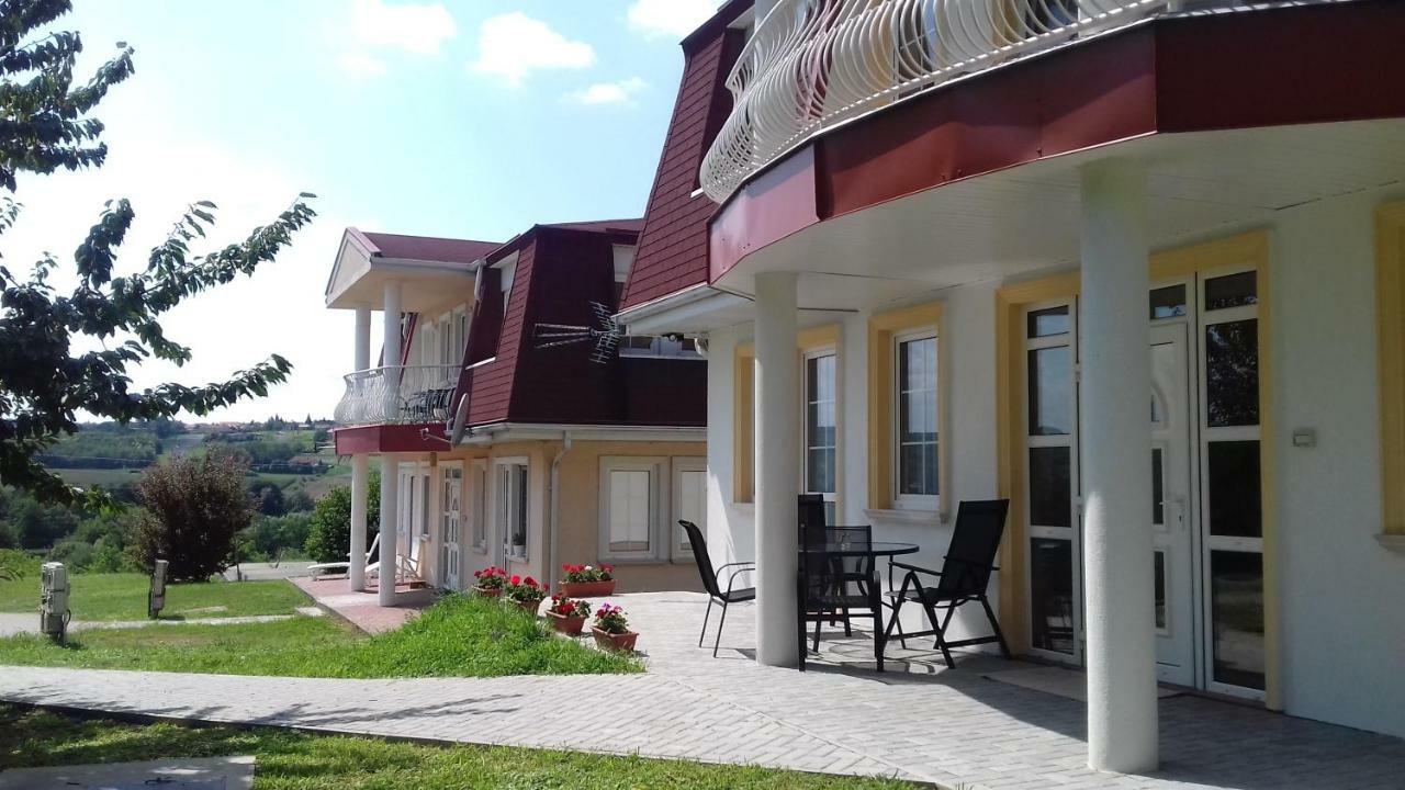 Benelise Apartman Heviz Luaran gambar